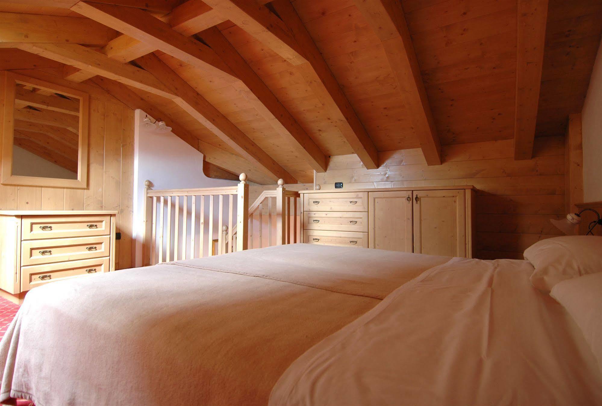 Residence Pez Gajard San Martino Di Castrozza Exterior photo