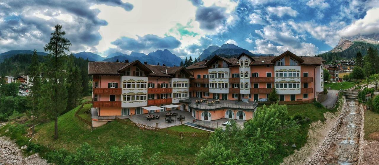 Residence Pez Gajard San Martino Di Castrozza Exterior photo